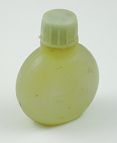 Oil bottle